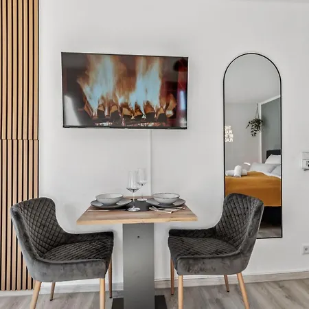 Hellohome I Gemuetliches Mit Grosser Dachterrasse & Parkplatz *