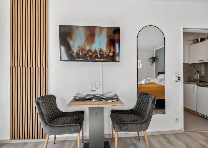 Hellohome I Gemuetliches Mit Grosser Dachterrasse & Parkplatz *